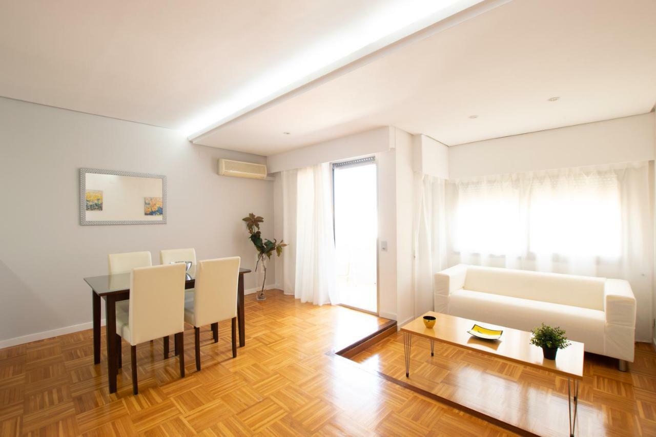 Light And Bright Apartment In Central Valência Exterior foto